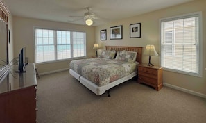 6 bedrooms, iron/ironing board, free WiFi, bed sheets