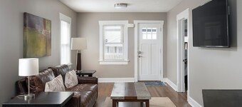 The City's PennHouse w / King Bed & 2. 5 baden