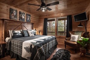 3 bedrooms, iron/ironing board, free WiFi, bed sheets - Skyline View: New build! A+ views! Spacious! (Stanley)