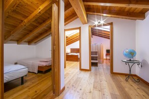 3 camere, Wi-Fi (a pagamento), lenzuola