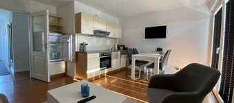 Strandnahe Fewo mit Großem Balkon, Kostenlosem Tiefgaragenstellplatz und Netflix