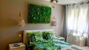 1 bedroom, iron/ironing board, WiFi, bed sheets