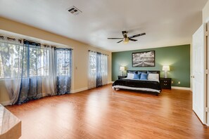 5 habitaciones, tabla de planchar con plancha y wifi gratis