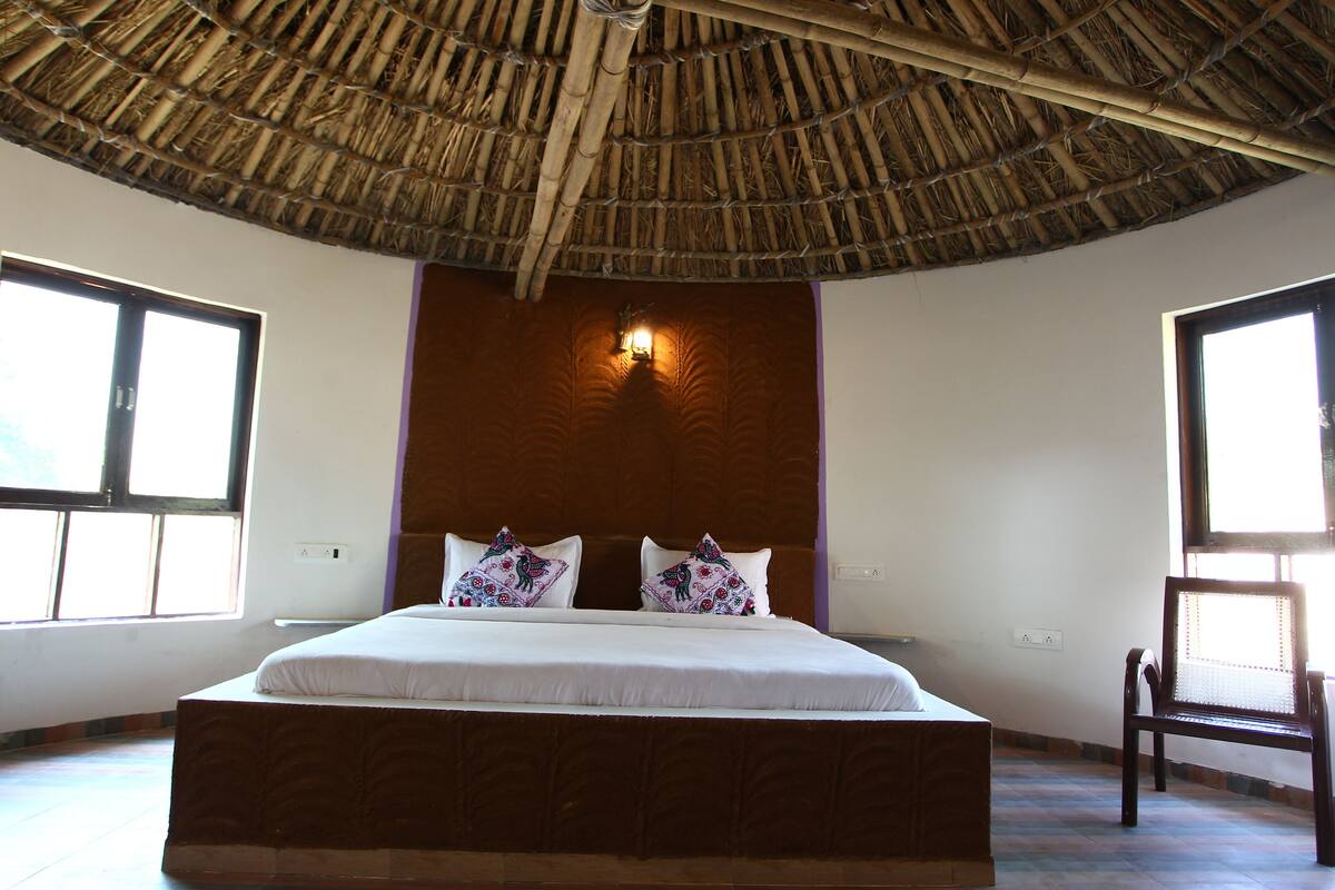 Deluxe Room | Desk, free WiFi