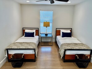 5 chambres, fer et planche à repasser, accès au Wi-Fi (inclus)