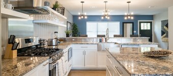 Spacious Home + Walk to SXSW - Kennedy!