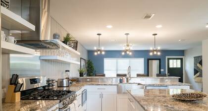 Spacious Home + Walk to SXSW - Kennedy!