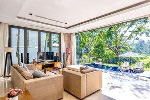 Smart-TV, Kamin, Kinderspielzeug