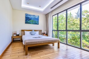 3 Schlafzimmer, Zimmersafe, Schreibtisch, Bügeleisen/Bügelbrett