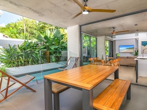 Outdoor dining