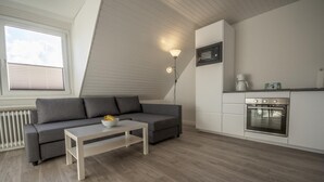 TV - Ferienwohnung 'haus Ingeborg, Wohnung 3/og' (Cuxhaven)