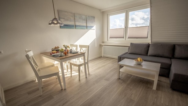 TV - Ferienwohnung 'haus Ingeborg, Wohnung 2/og' (Cuxhaven)