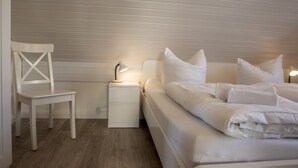 1 bedroom, cots/infant beds - Ferienwohnung 'haus Ingeborg, Wohnung 2/og' (Cuxhaven)