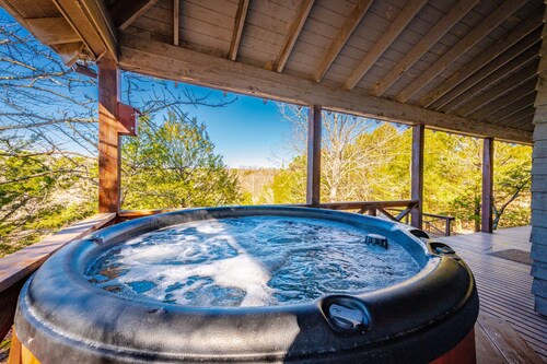 Luxury River Front Cabin on Glover River 15 Mins North of Hotchatown