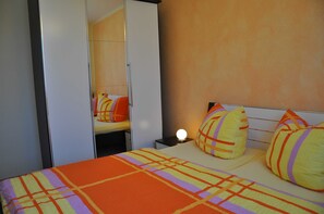 3 makuuhuonetta, vauvan matkasänky, Wi-Fi