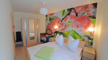 3 slaapkamers, reisbedje, wifi