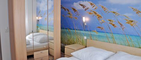 3 bedrooms, travel cot, WiFi