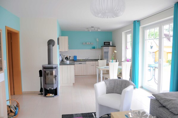 Unclassified image, 1 of 10, button