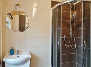 Shower, towels