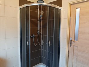 Shower, towels - Vacation apartment Kamila 2 - Ferienwohnung-Kamila TH-Montageservice (Boxberg/Oberlausitz)
