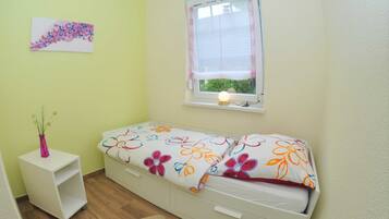 4 bedrooms, travel cot, WiFi