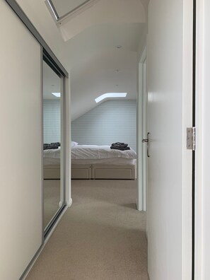 5 chambres, fer et planche à repasser, lit parapluie, Wi-Fi gratuit