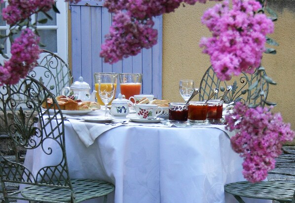 Petit déjeuner buffet