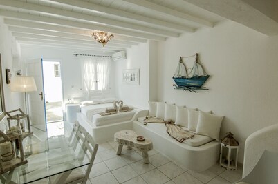 Royal Gem by Mykonos (Super Clean Pool Maisonette)