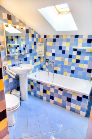 Bathtub