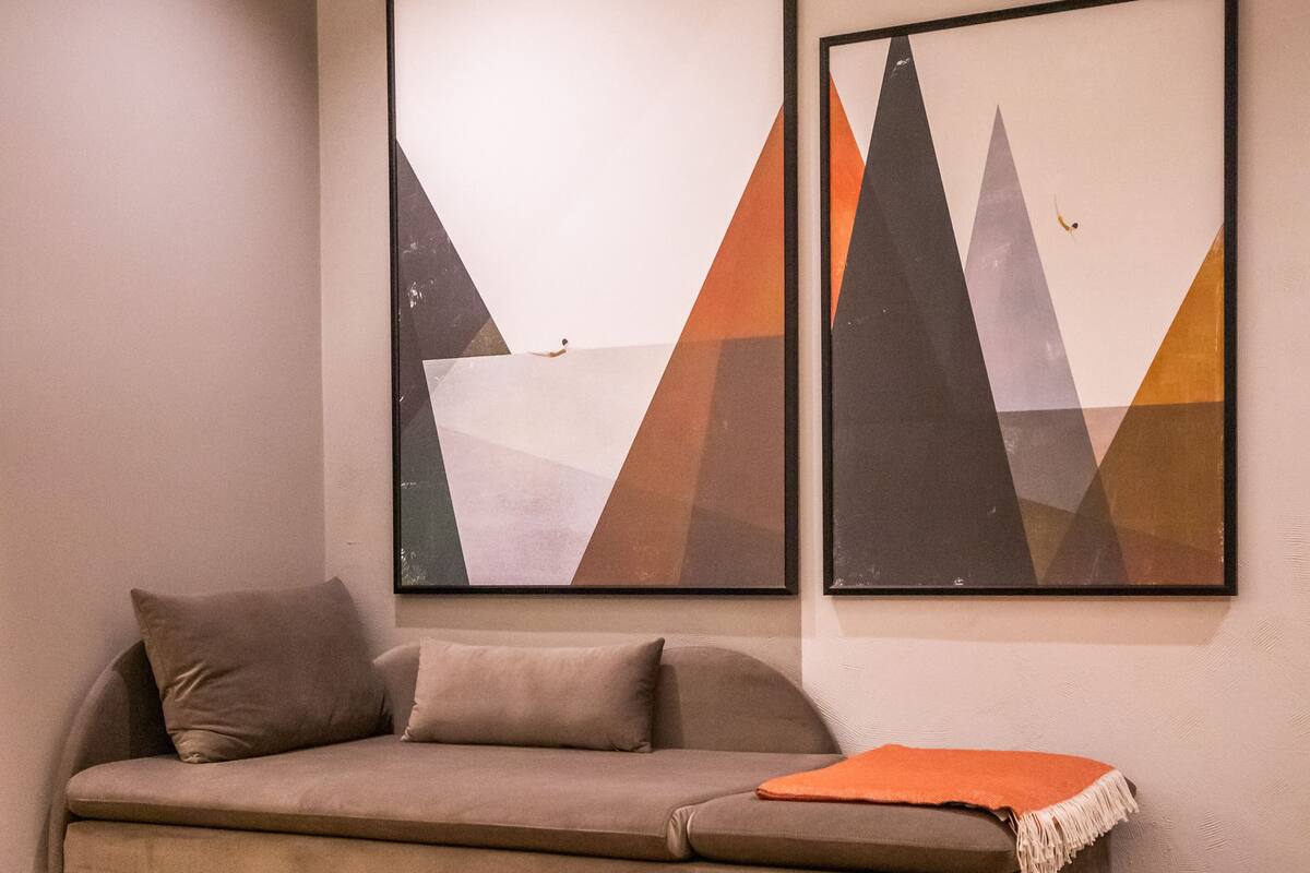 deluxe triple room | 1 bedroom, in-room safe, desk, soundproofing