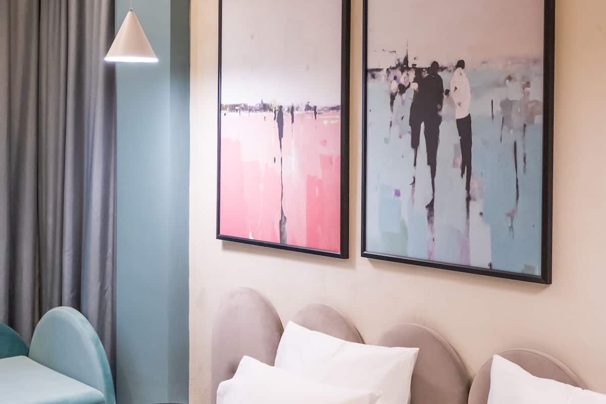 deluxe triple room | 1 bedroom, in-room safe, desk, soundproofing