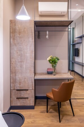 In-room safe, desk, soundproofing, free WiFi