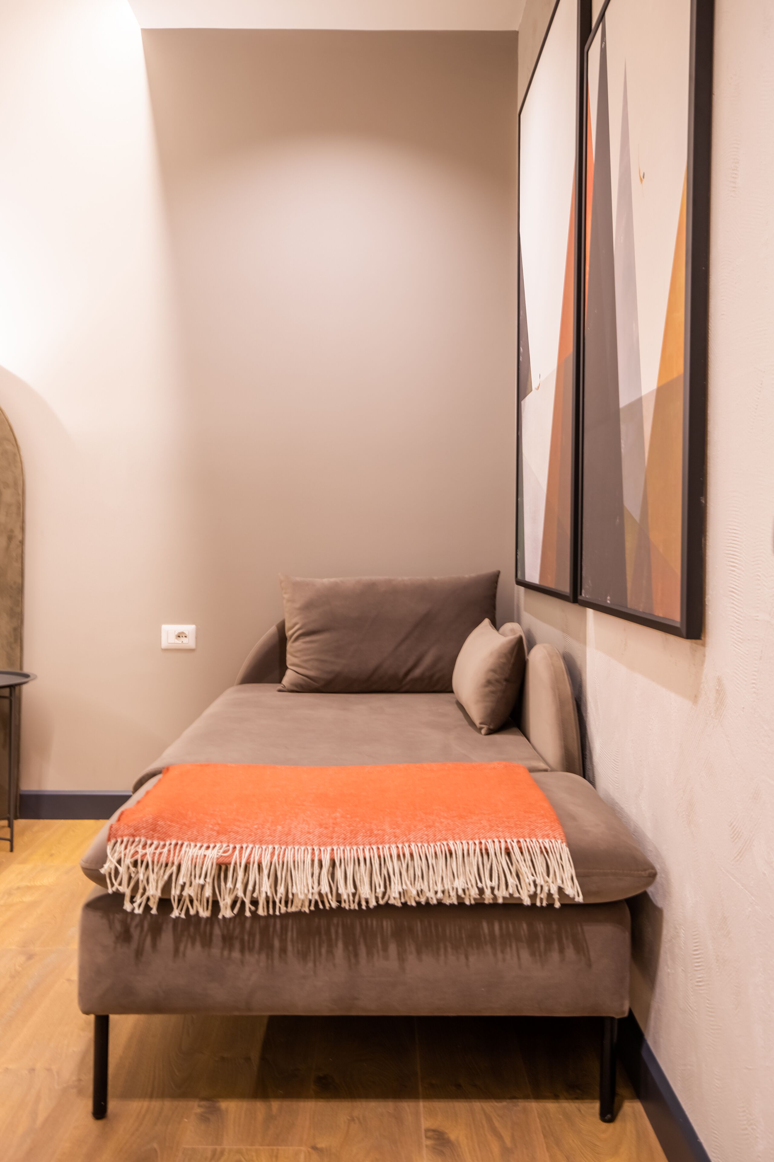 deluxe triple room | 1 bedroom, in-room safe, desk, soundproofing