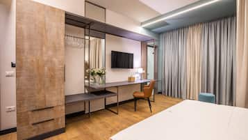 In-room safe, desk, soundproofing, free WiFi