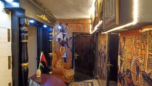 منصة إجراءات تسجيل الوصول/المغادرة