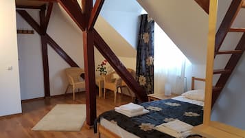 Family Duplex | 2 bedrooms, iron/ironing board, free WiFi, bed sheets