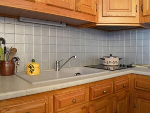 Kühlschrank, Geschirrspüler