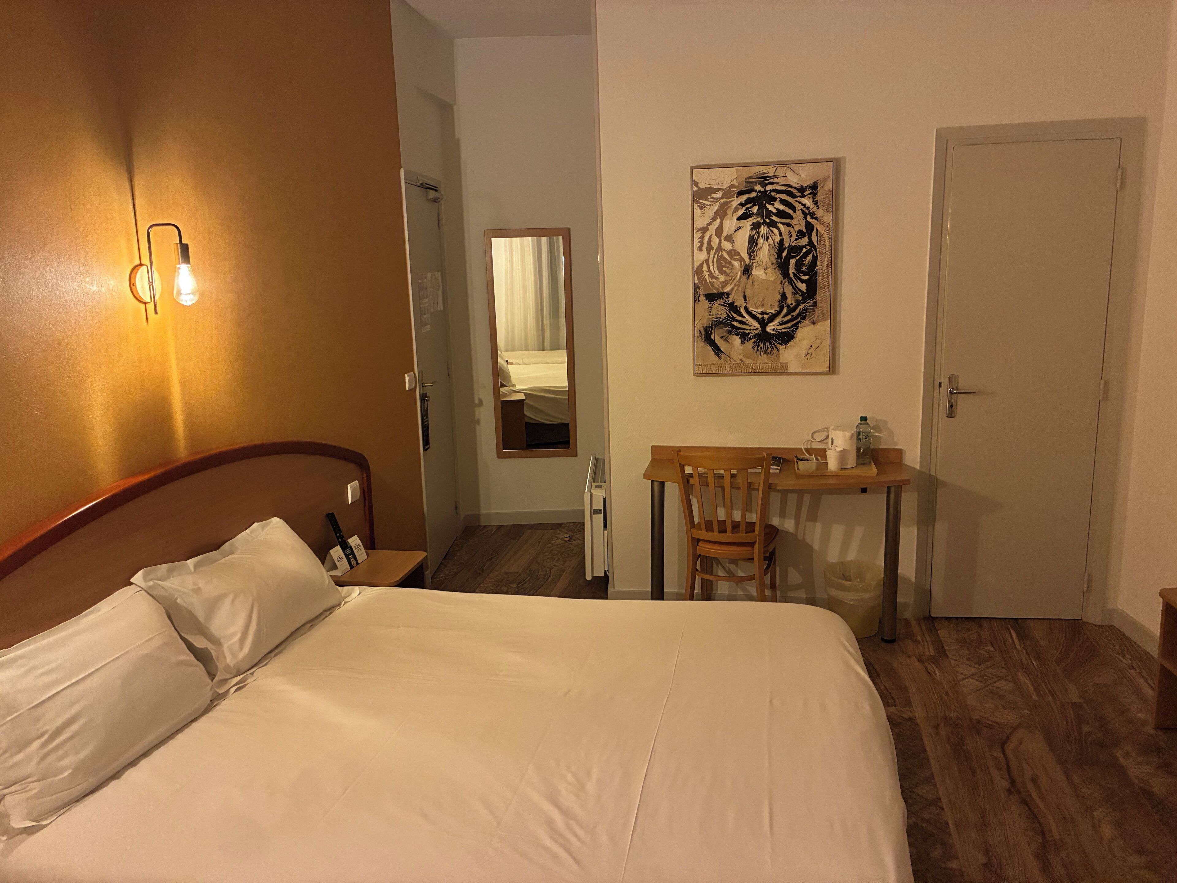 Triple Room | Individually decorated, individually furnished, desk, rollaway beds