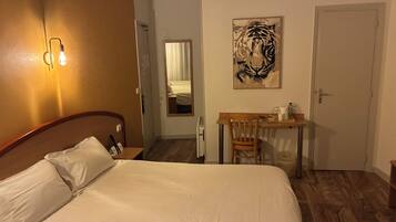 Decoración personalizada, muebles diferentes y escritorio