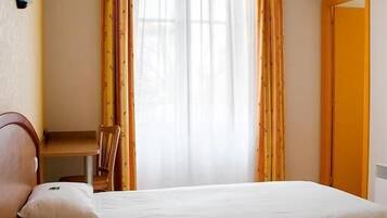 Twin Room | Individually decorated, individually furnished, desk, rollaway beds