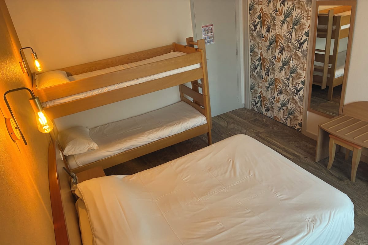 Familierom | Individuelt dekorert, individuelt innredet og skrivebord