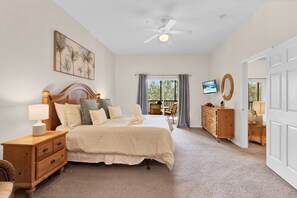 3 bedrooms, in-room safe, iron/ironing board, travel crib - Tropical style - Largest condo & balcony on the resort | Near Disney| 4 pools (Davenport)