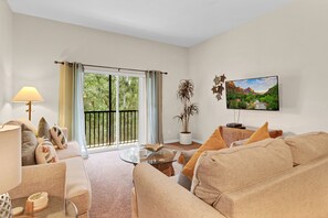 Smart TV, DVD player - Tropical style - Largest condo & balcony on the resort | Near Disney| 4 pools (Davenport)
