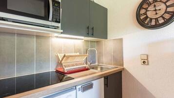 Kühlschrank, Mikrowelle, Geschirrspüler