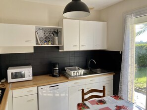 Réfrigérateur, micro-ondes, four, lave-vaisselle