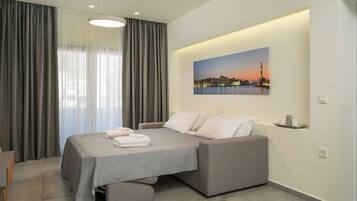 2 bedrooms, iron/ironing board, travel cot, free WiFi