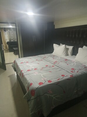 Business-Suite | Dusche im Bad