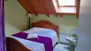 2 chambres, fer et planche à repasser, lit parapluie, Wi-Fi gratuit