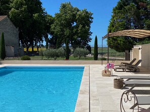 Outdoor pool - Gite L'Olivier 3 *** with swimming pool in a Mas Provençal in the heart of Provence (Fontvieille)