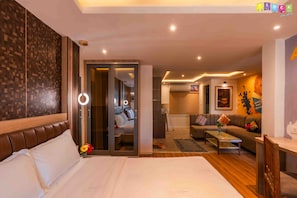 Executive Suite, 1 Bedroom | Premium bedding, memory foam beds, desk, laptop workspace - Flock Kathmandu (Kathmandu)